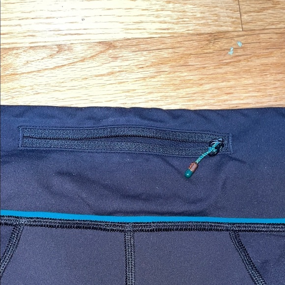 Lululemon Athletica Black/Teal Leggings with Reflective Dots -4 - Picture 8 of 9